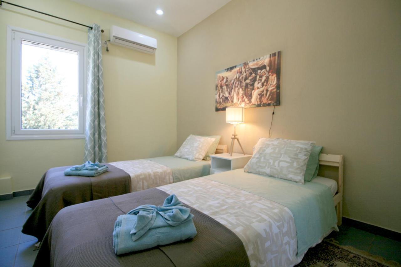 Seaside, Relaxing Family House With Playground! Villa Lavrys 4 Марати Экстерьер фото